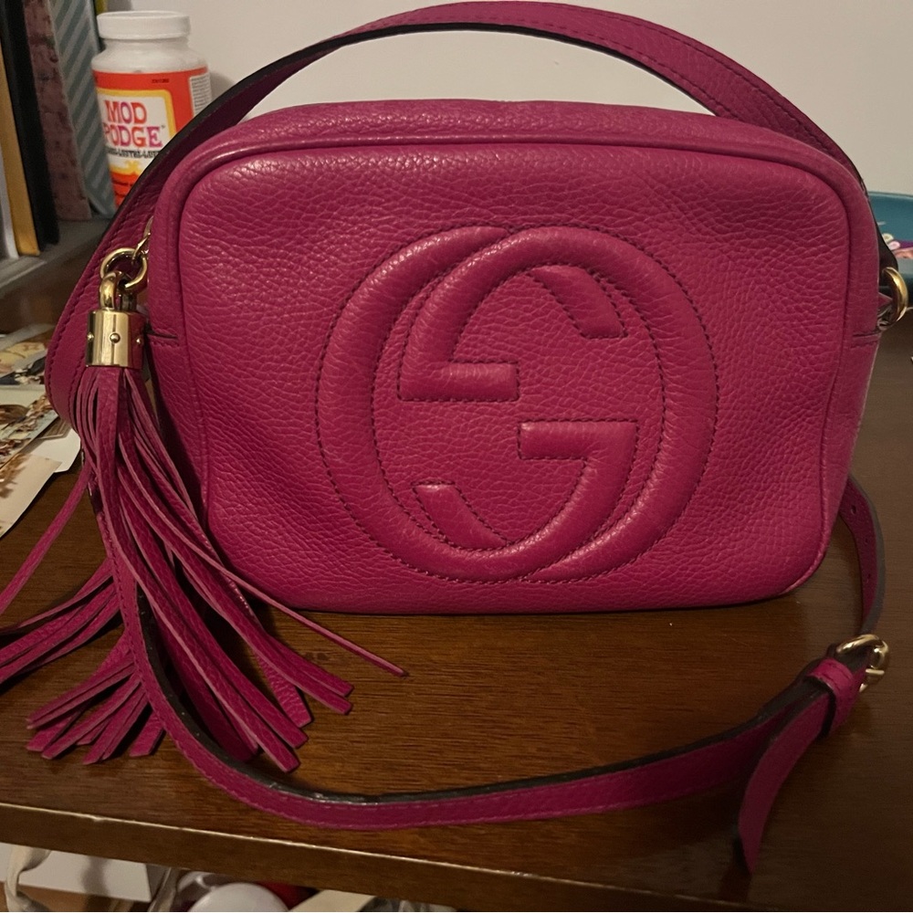Gucci soho crossbody bougainvillea fuchsia excellent used condition